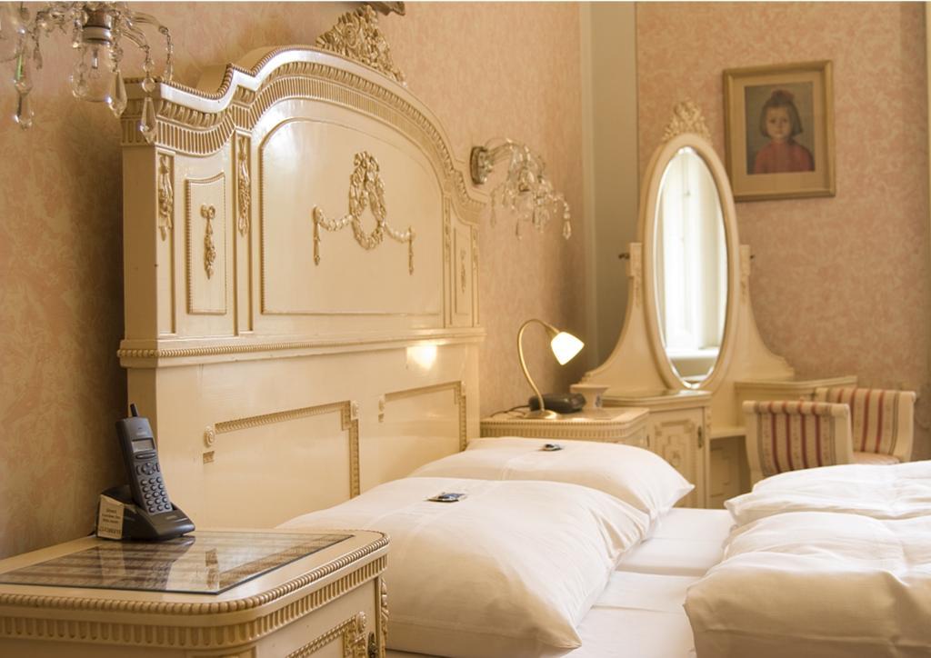 Vila Lanna Prague Room photo